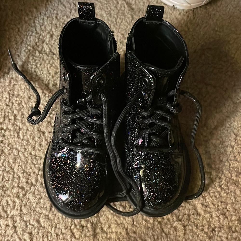Size 7 black sparkle lace up boot